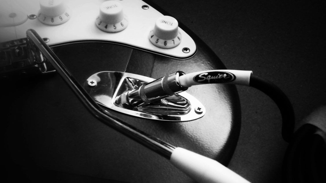 KLOTZ Titanium Gitarrenkabel 6 M Mit Silent Plug – 6,35 Mm Gerade Auf Winkel, Doppelt Geschirmt