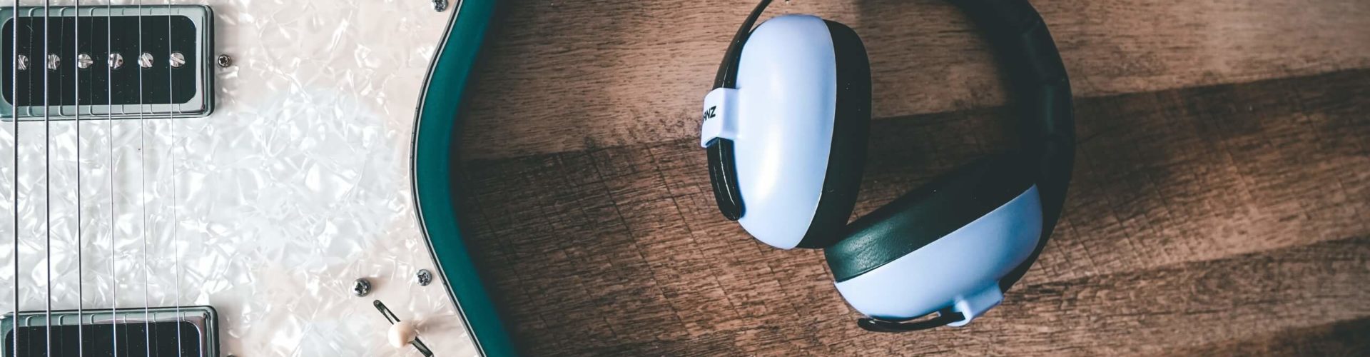 ᐅ 10 Tipps, um deinen EGitarren Sound sofort zu verbessern!